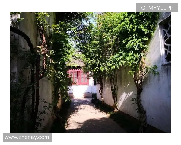 钻石贴画艺术展现足球球星风采 精致细腻的创作将体育与艺术完美融合 钻石贴画艺术展现足球球星风采 精致细腻的创作将体育与艺术完美融合